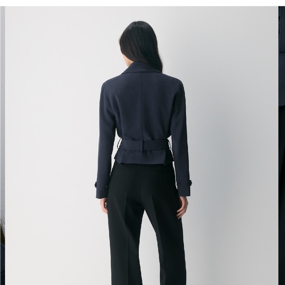 Aritzia Postage Trench Coat - Sway Crepe Cropped crepe trench coat Navy Small - Picture 3 of 3